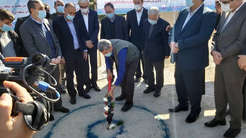 عملیات اجرایی پروژه آبشیرین کن در بوشهر آغاز شد+عکس