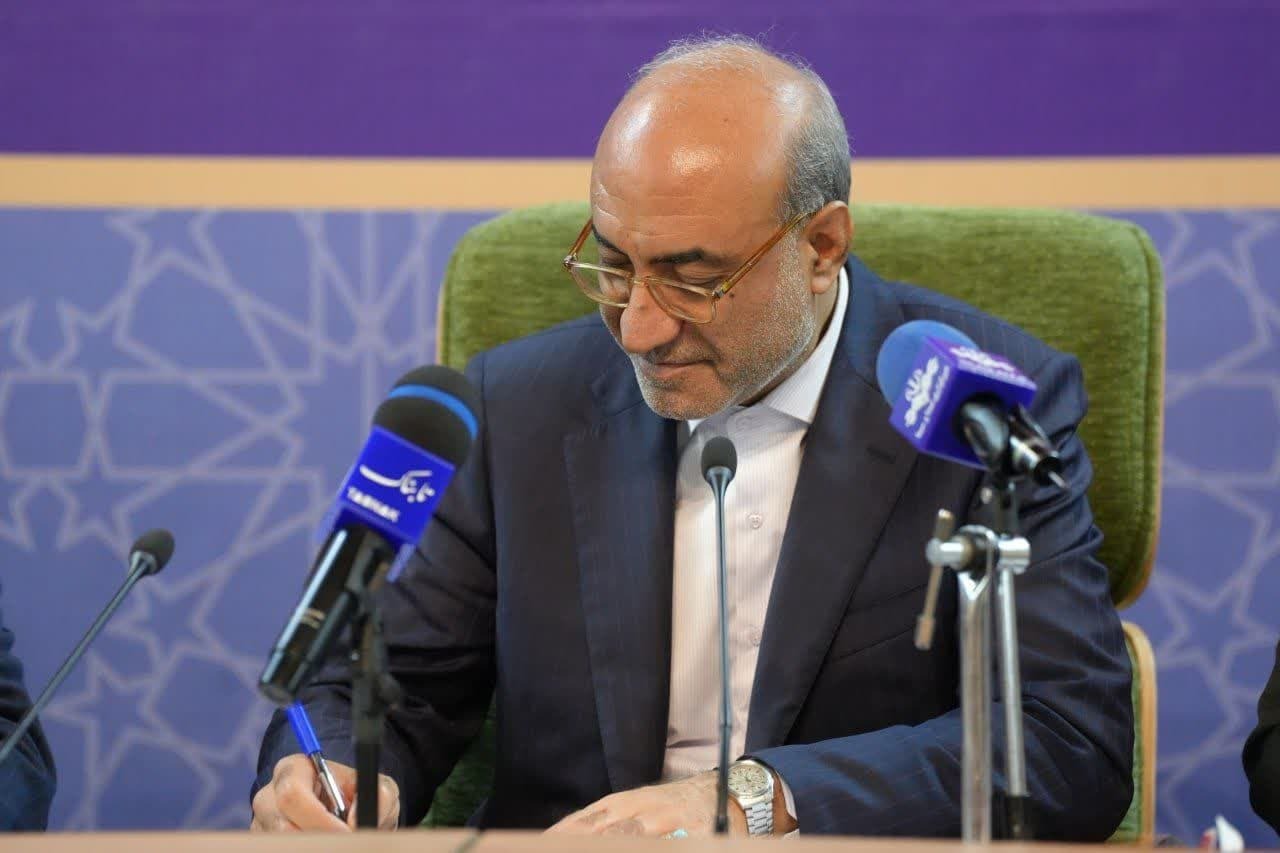 فرهنگ اساس توسعه و هویت جامعه است