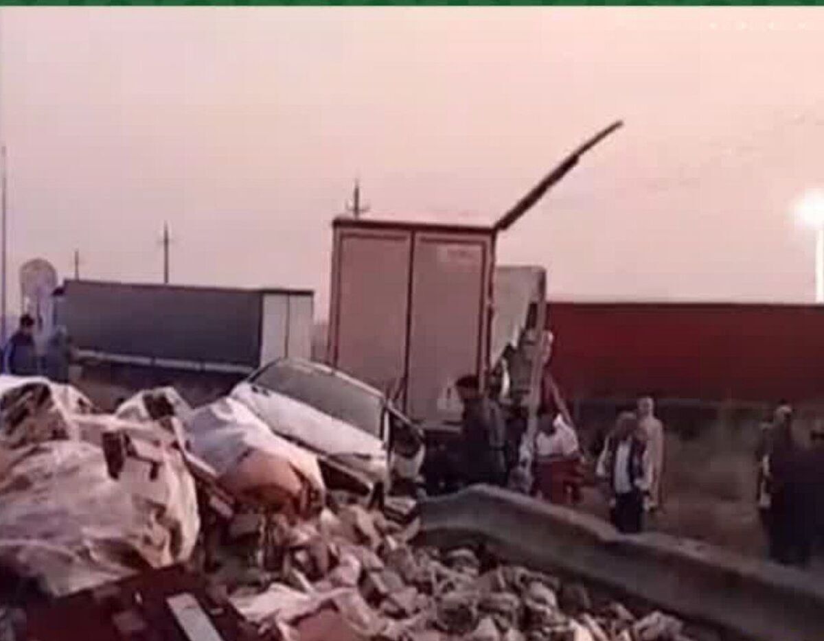 برخورد کامیون با سواری ۲۰۶ یک قربانی گرفت برخورد کامیون با سواری ۲۰۶ یک قربانی گرفت