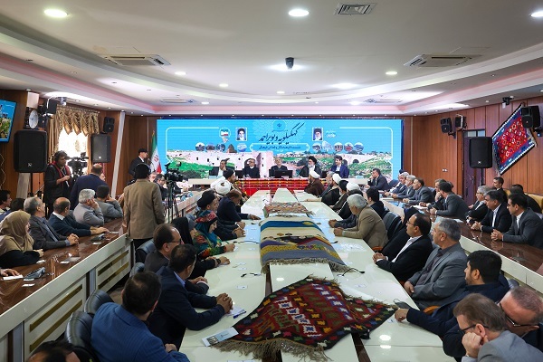 مشکلات‌مان تا زمانی که چشم‌مان به کمک اروپا و دیگران باشد، حل نمی‌شود