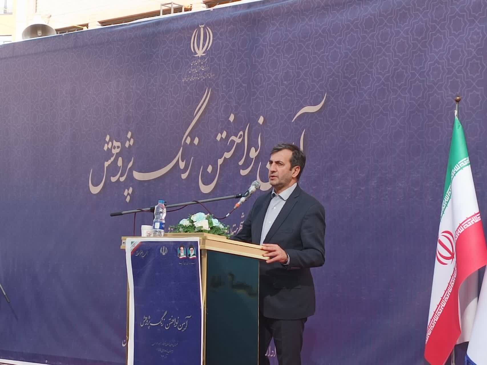 آینده کشور بر دوش پژوهشگران جوان بنا می‌شود